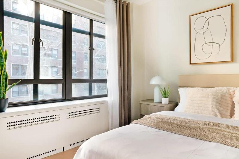 52-3DE Newly renovated 2BR BTH Midtown East - image 4
