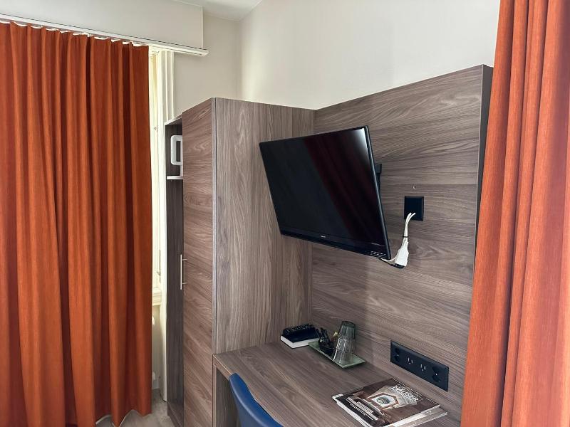 Classic Triple Room image 3