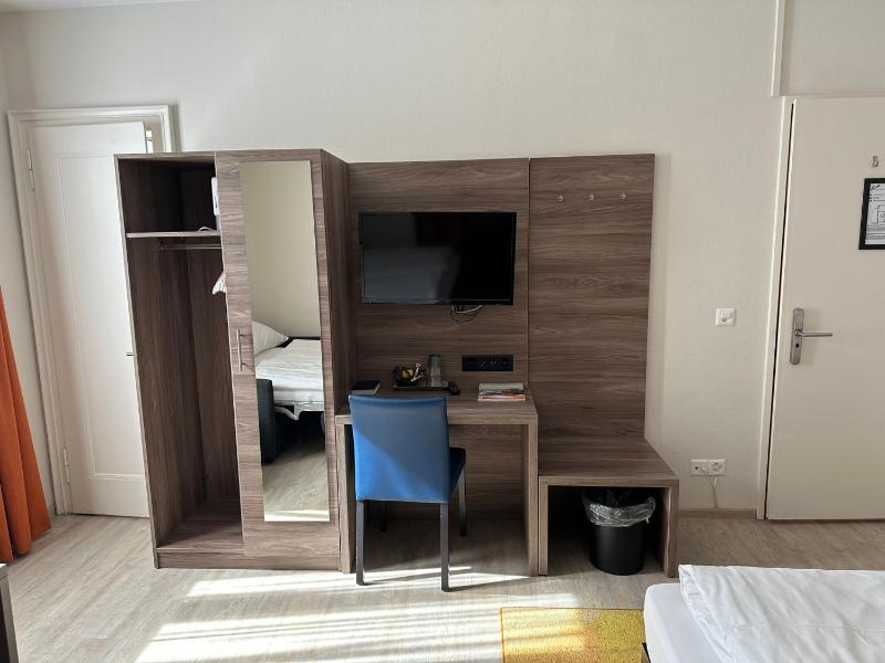 Deluxe Double Room image 3