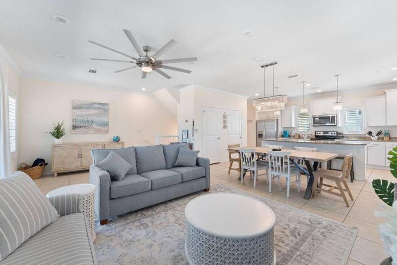 Pool Beach Club Spacious 2bd Sleeps 8 - image 35