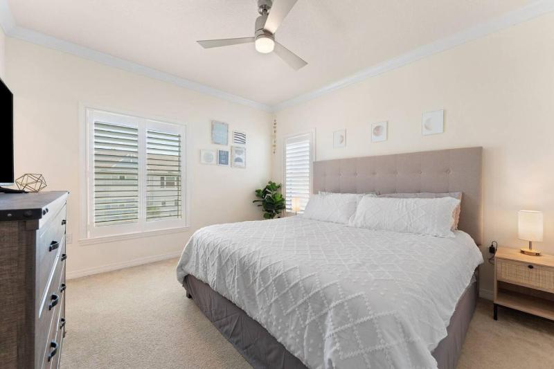 Pool Beach Club Spacious 2bd Sleeps 8 - image 19