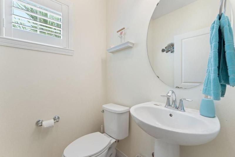 Pool Beach Club Spacious 2bd Sleeps 8 - image 10