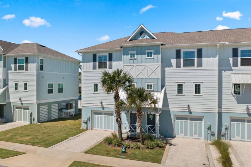 Pool Beach Club Spacious 2bd Sleeps 8 - image 36