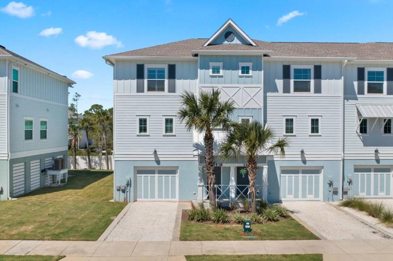 Pool Beach Club Spacious 2bd Sleeps 8 - image 25