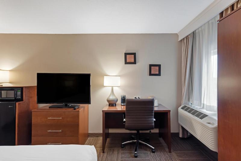 King Room - Non-Smoking image 2