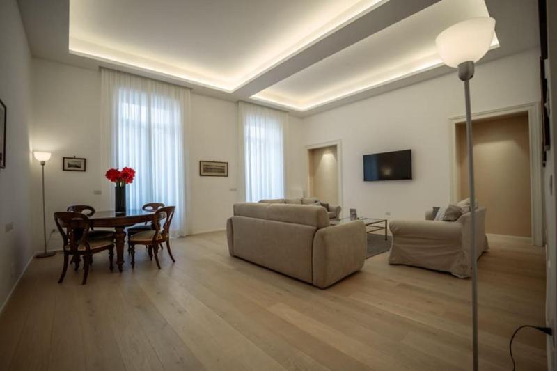 Luxury apartment in Naples - image 9
