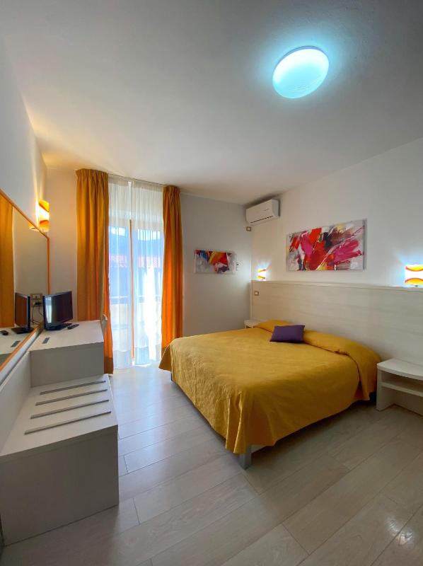 Triple Room image 3
