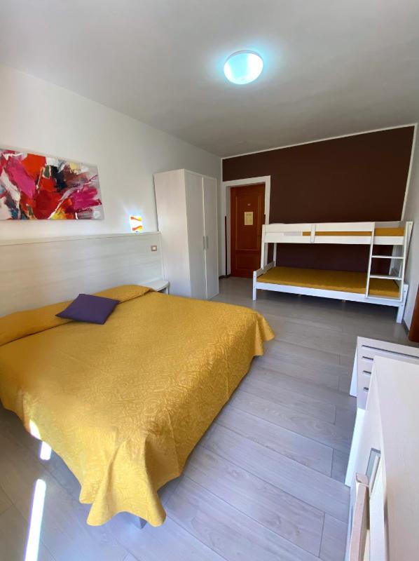 Triple Room image 4