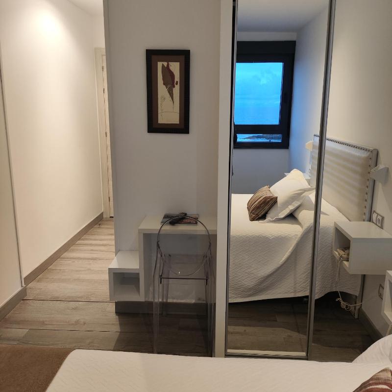 Classic Single Room with Sea View image 3