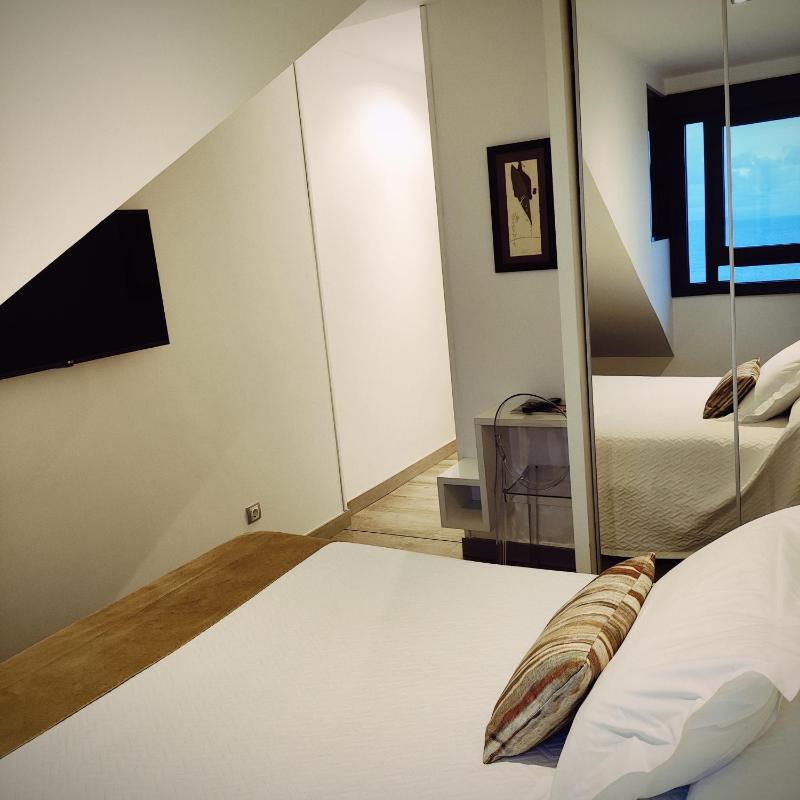 Classic Single Room with Sea View image 2