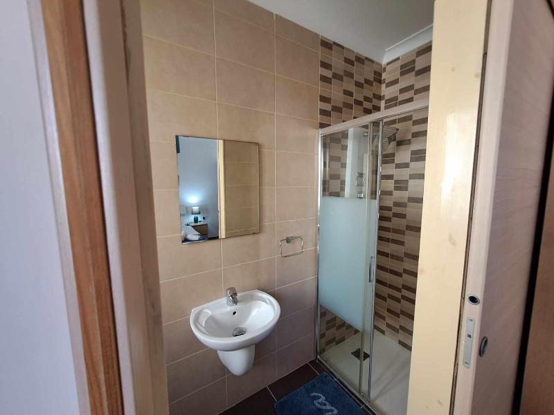 St Julians Sliema Penthouse 3 minutes walk from seafront - image 14