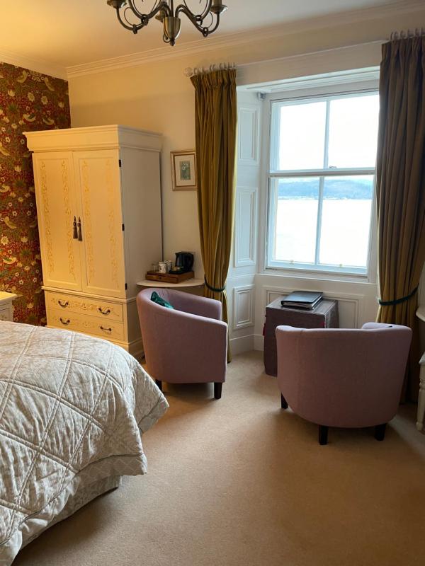 Deluxe King Room image 1