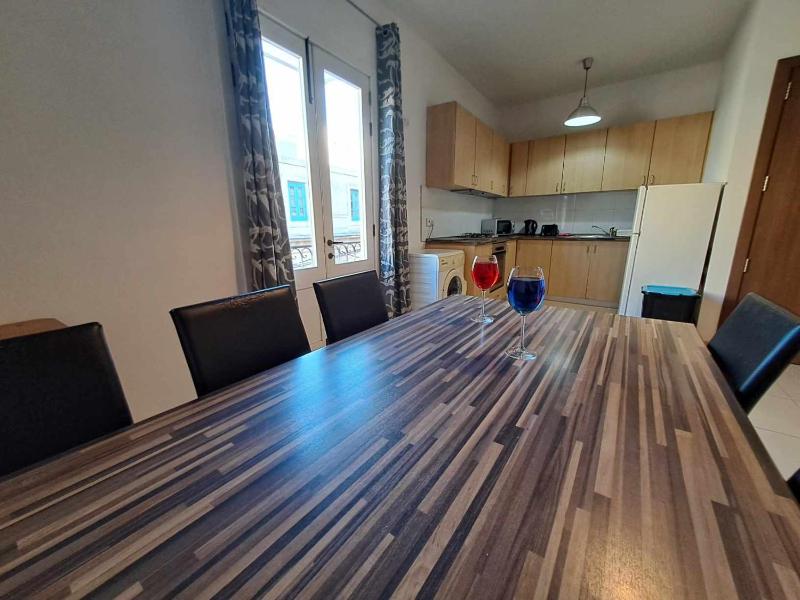 St Julians Sliema 3 minutes walk from promenade 3 bedroom apartment - image 7