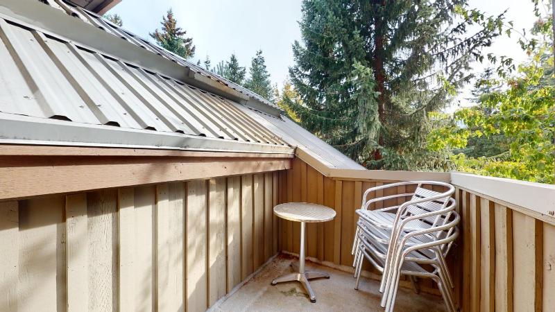 2BR in Symphony Whistler Village Complex Hot Tub Gas Fireplace Parking Gondola Shuttle - image 14