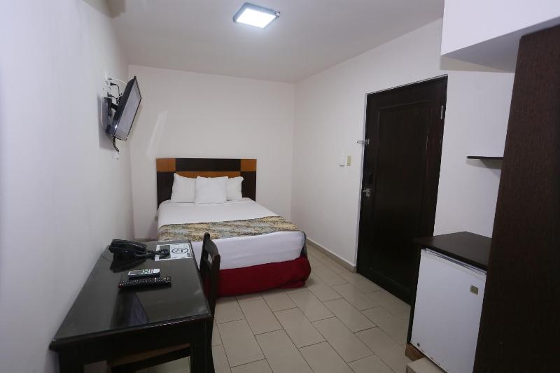 Metro Hotel Panama - image 9