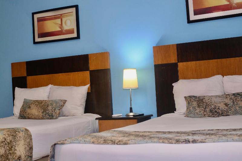 Metro Hotel Panama - image 8