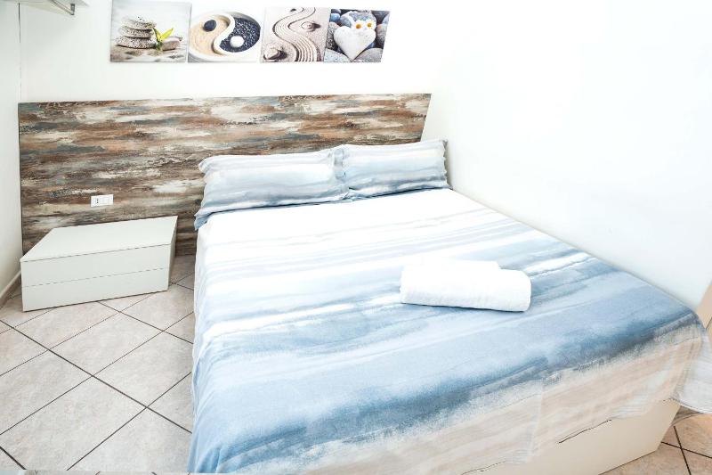 Small Budget Double Room image 2