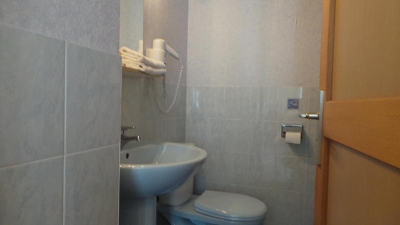Comfort Quadruple Room with Sea View image 2