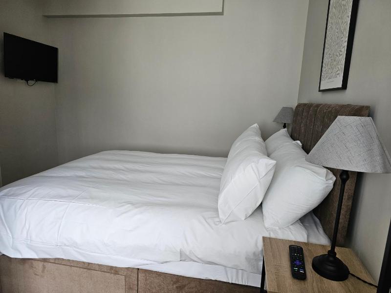 The Ivernia hotel - image 15