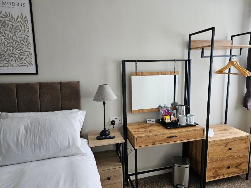 The Ivernia hotel - image 4