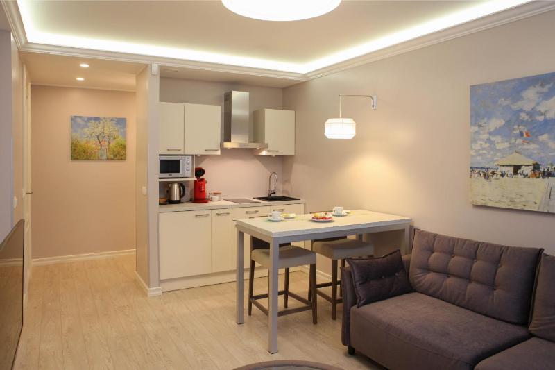 One-Bedroom Apartment image 2