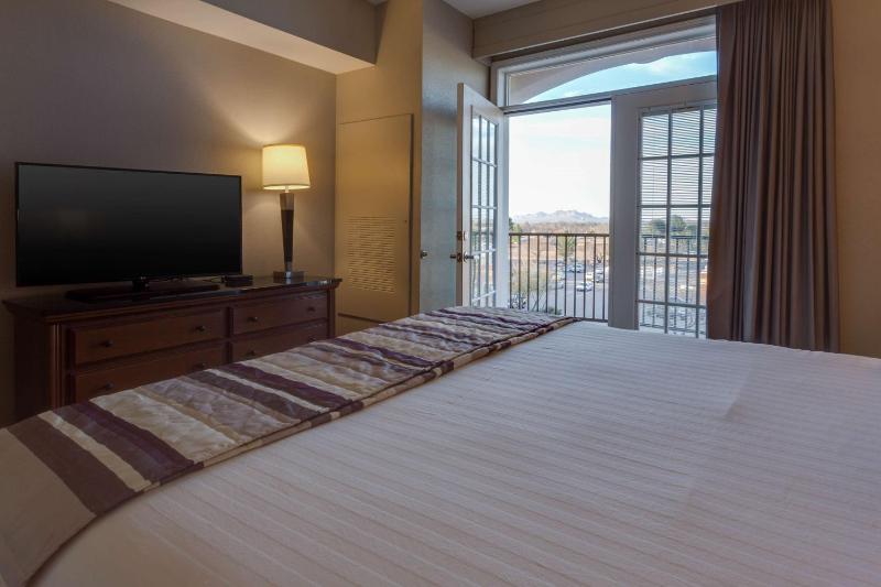 King Suite with Sofa Bed and Terrace View image 3