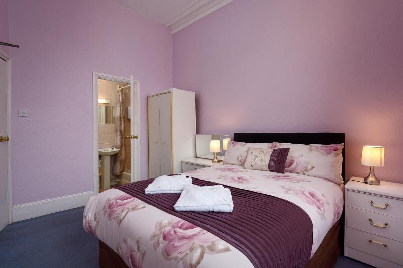 Standard Double Room image 2