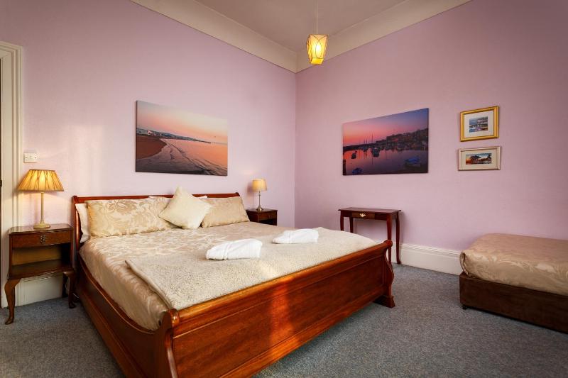 King Room image 4