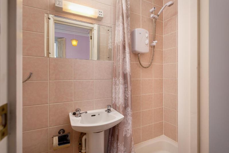 Double Room with Private Bathroom image 4