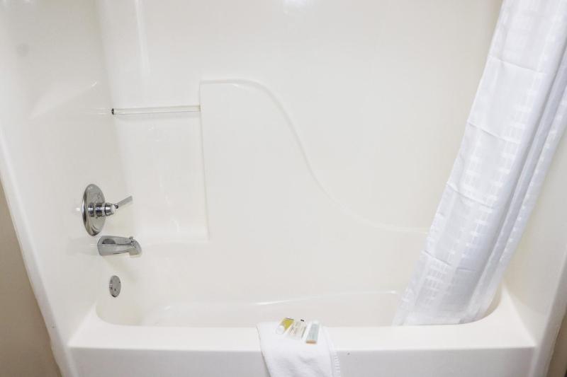 Double Room with Two Double Beds - Smoking image 2