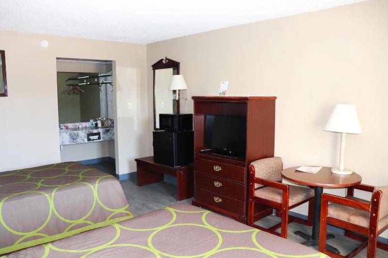 Double Room with Two Double Beds - Non-Smoking image 3