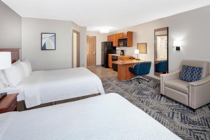 Studio Suite with Two Queen Beds image 3