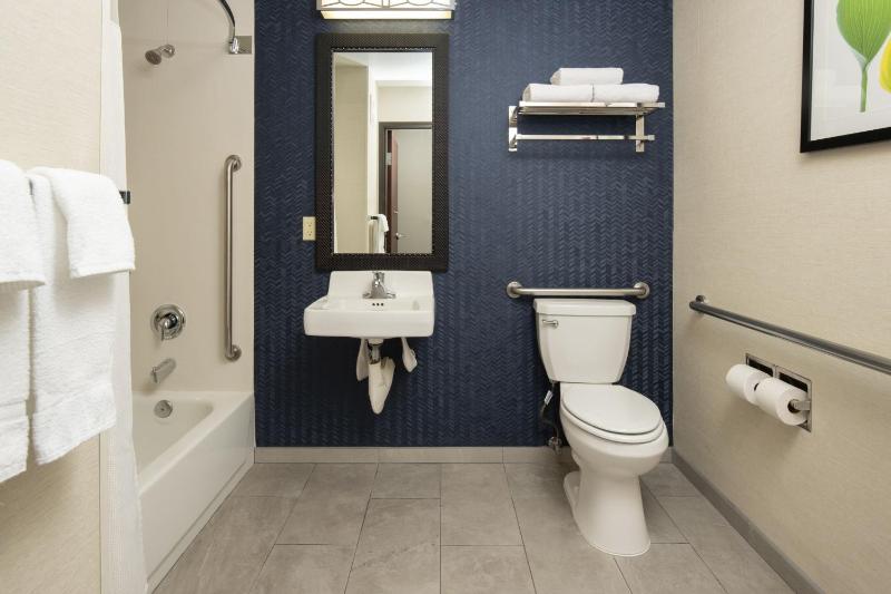 Fairfield Inn & Suites by Marriott Portland Airport - image 14