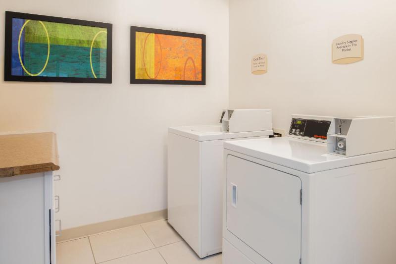 Fairfield Inn & Suites by Marriott Portland Airport - image 4
