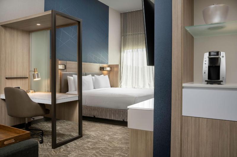 King Suite with Trundle Bed image 2