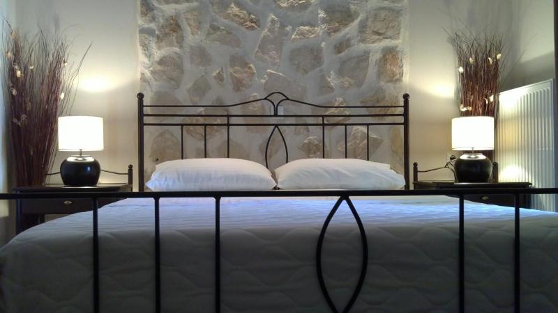 Double Room with Lake View image 2