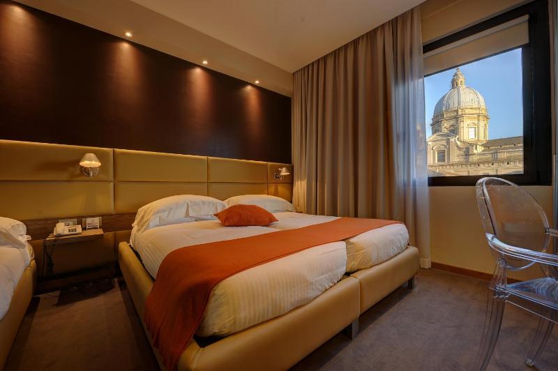 Double Room image 2