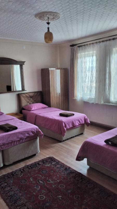 Quadruple Room image 2