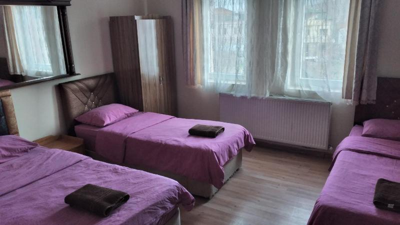 Quadruple Room image 4