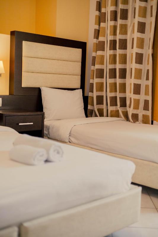 Triple Room with City View image 2