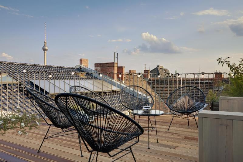Three-Bedroom Penthouse Suite image 3