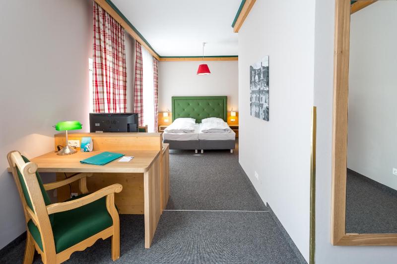 Superior Double Room image 3
