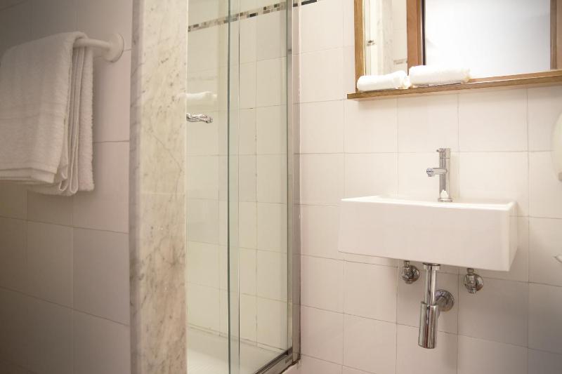 Twin Room with Sea View image 3