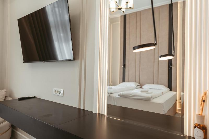 Superior King Room image 1