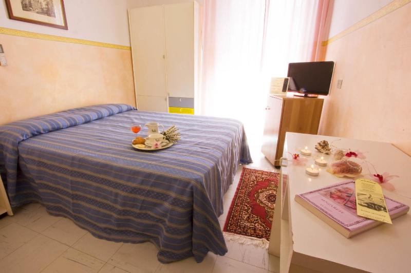 Single Room image 1