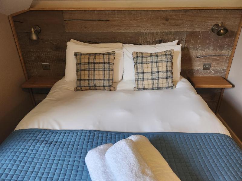 Standard Double Room image 3