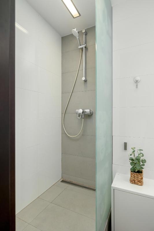 Katowicka Comfy Apartments next to Spodek by Noclegi Renters - image 14