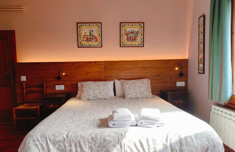 Double Room with Mountain View image 3