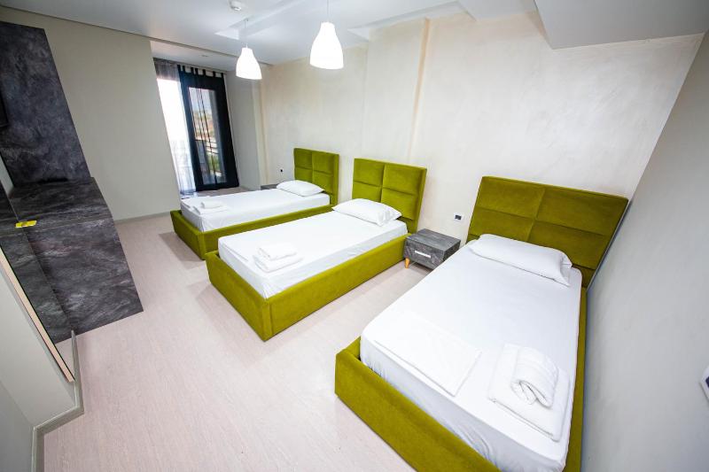 Comfort Triple Room image 4