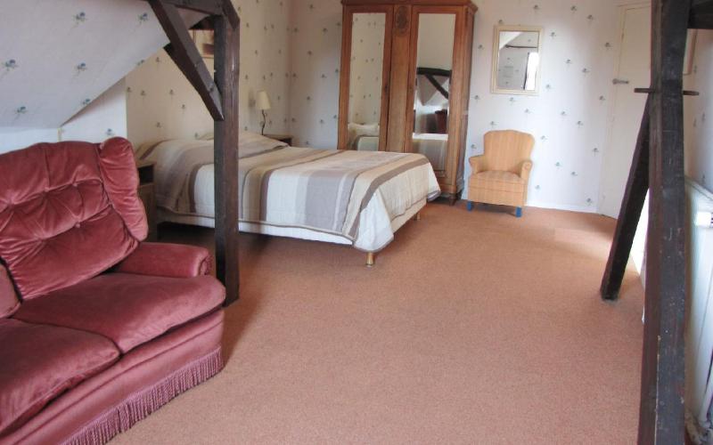 Double Room image 3